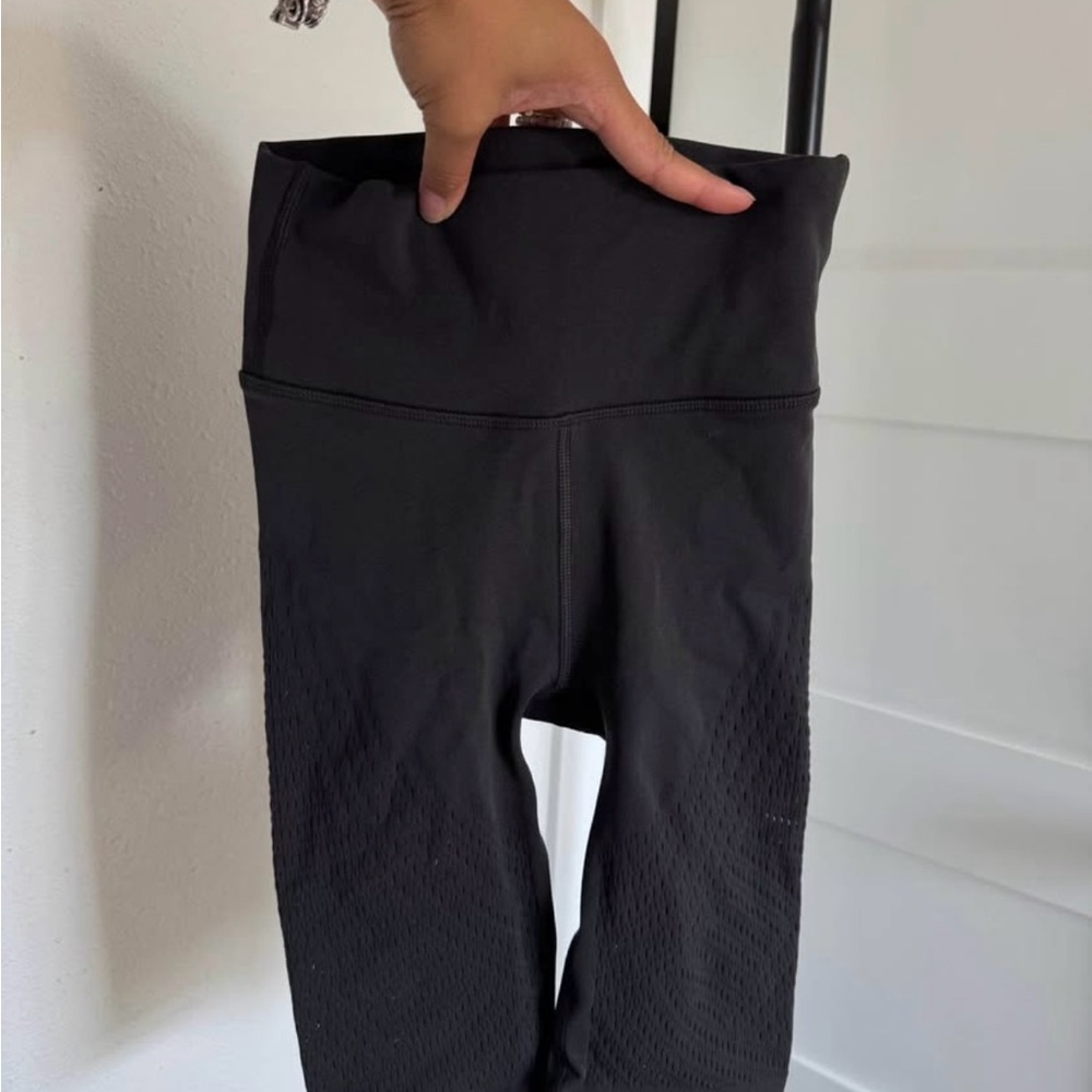 LULULEMON GRAY WORKOUT BIKER SHORTS